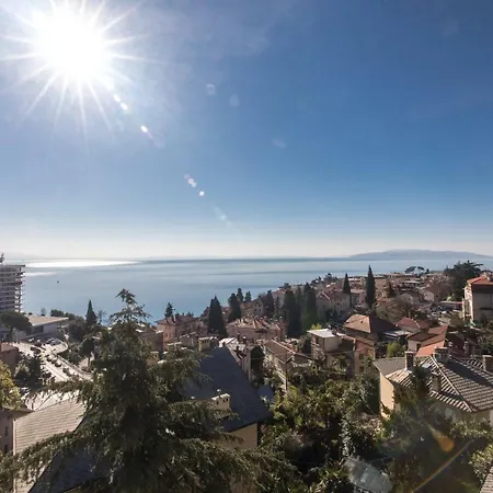 Newly Renovated, Large, Stunning Sea View, Minutes From Center And Sea Apartamento Opatija