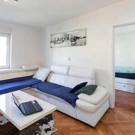 Newly Renovated, Large, Stunning Sea View, Minutes From Center And Sea Apartamento Opatija