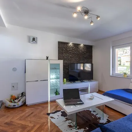 Newly Renovated, Large, Stunning Sea View, Minutes From Center And Sea